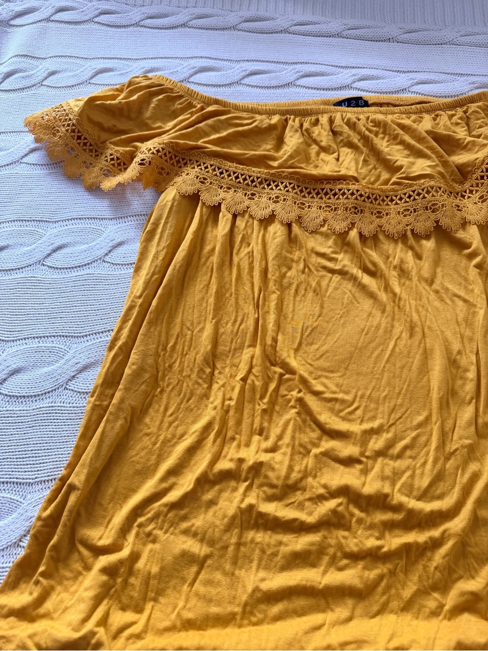 Women's Mustard Yellow Off-Shoulder Lace Trim Top Size 0XL - Picture 3 of 12